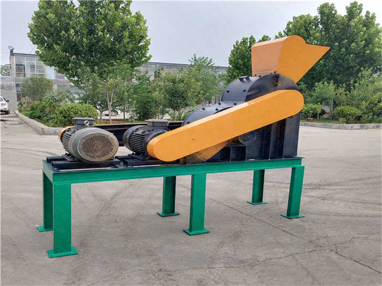 中藥渣雞糞快速處理雙級粉碎機定制完成