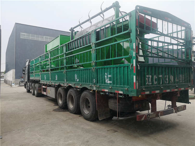 寧夏雞糞客戶年產(chǎn)5萬(wàn)噸顆粒有機(jī)肥生產(chǎn)線設(shè)備發(fā)貨