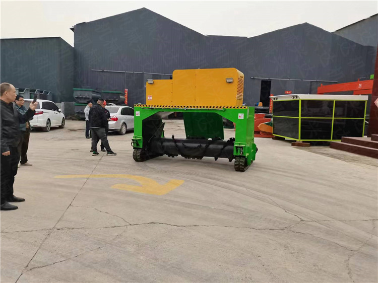 無(wú)人駕駛條垛式有機(jī)肥履帶翻拋機(jī)設(shè)備