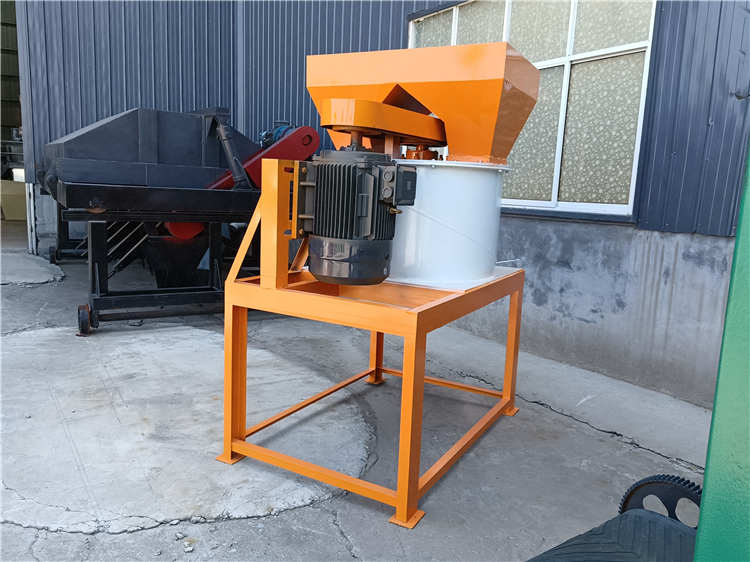 酒糟菌渣 養(yǎng)殖場畜禽糞便污泥有機肥立式粉碎機 興達破碎機供應廠家