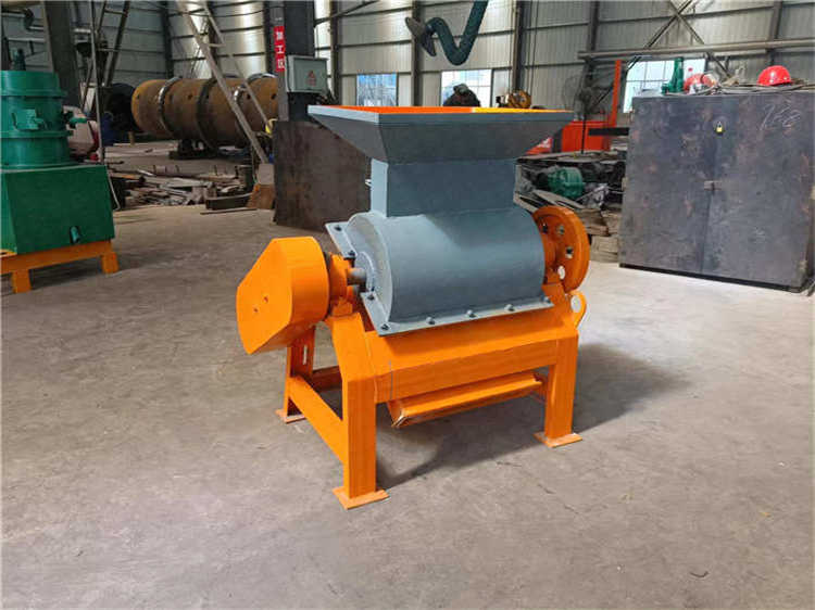 化肥復(fù)合肥加工粉碎設(shè)備籠式破碎機(jī) 肥料加工生產(chǎn)線尿素打碎機(jī) 粉料細(xì)